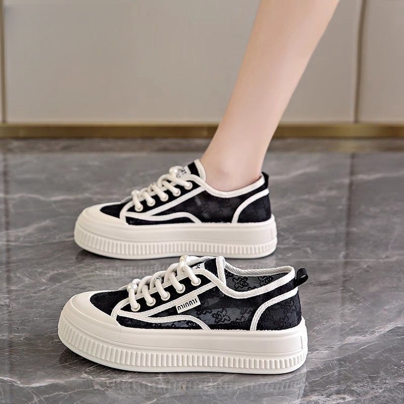 Damen Sportliche Sneaker mit modischen Netzelementen
