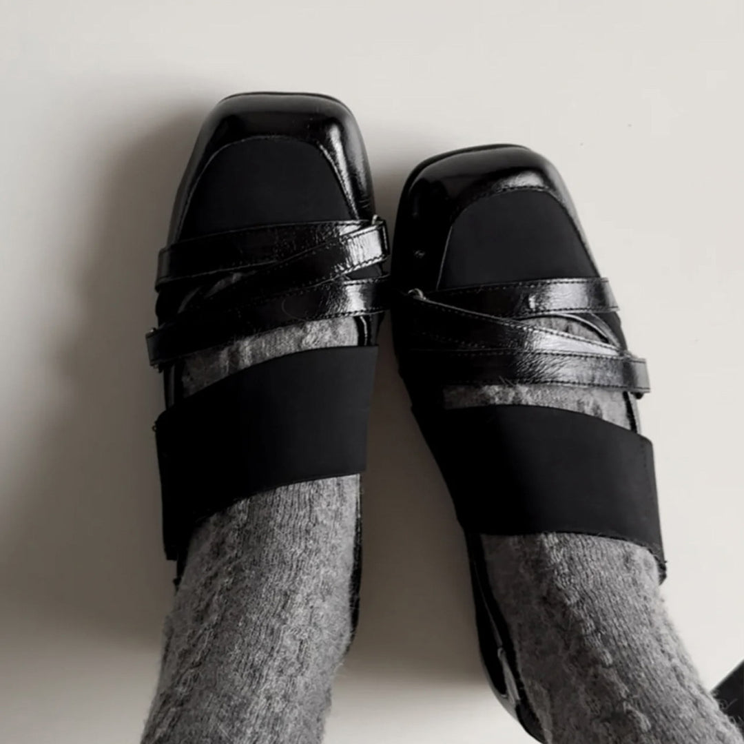 Damen klassische Loafers mit modischen Riemen und glänzenden Akzenten R&B