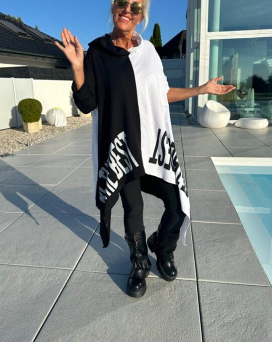 Damen nan weit geschnittener Kapuzenponcho mit asymmetrischem Zipfelsaum und großflächigem Statement-Print R&B
