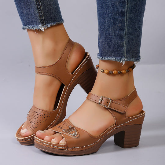 Damen elegante Sandalen mit geschmackvollem Metallic-Detail R&B