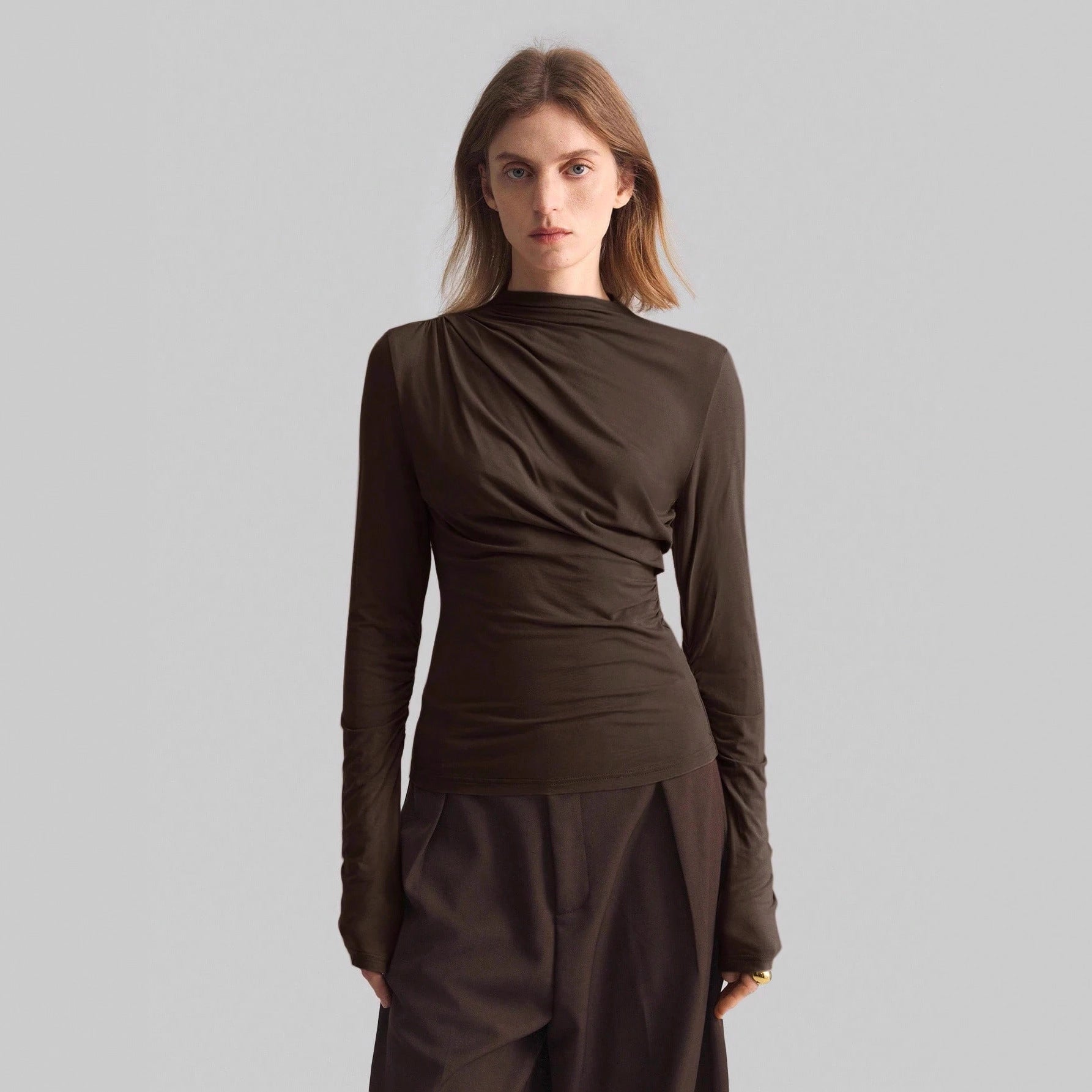 Damen nan schmal geschnittenes Langarmshirt mit asymmetrischer Drapierung und seitlicher Raffung R&B