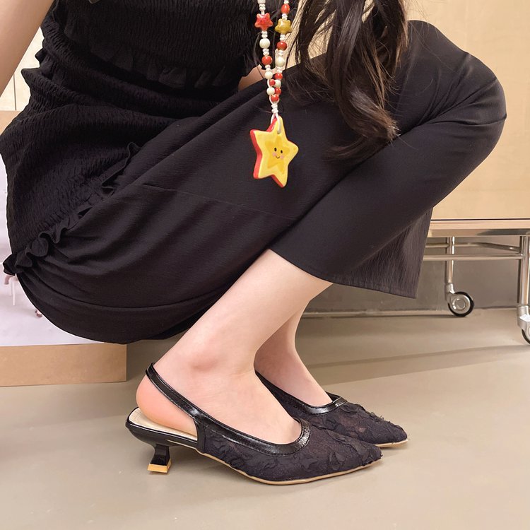 Damen Slingback-Pumps mit zartem Spitzen-Design und dekorativer Blumenapplikation R&B
