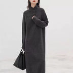Damen Strickkleid mit Knopfverschluss und hohem Kragen
