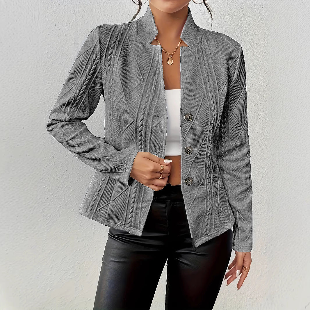 Damen Strickjacke mit modernem Zopfmuster und eleganten Knopfdetails