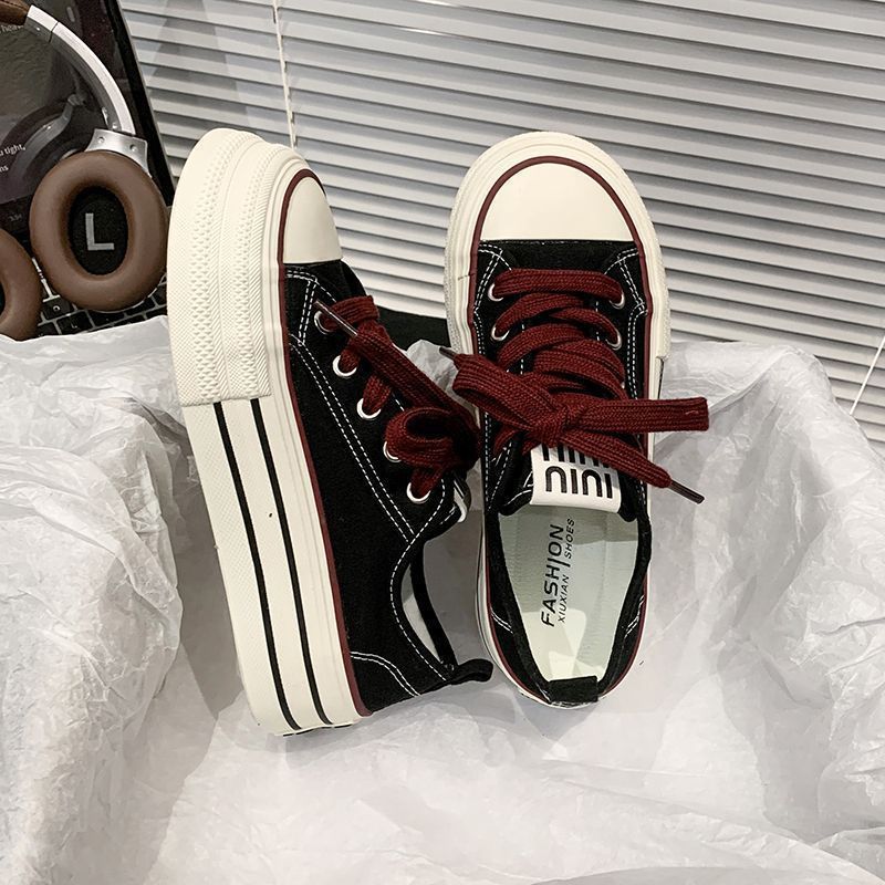 Damen Canvas Sneakers mit kontrastierenden Details und bequemen Schnürsenkeln R&B