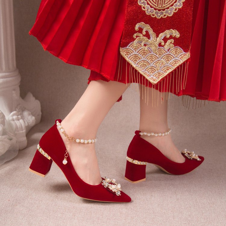 Damen elegante spitze Pumps mit funkelndem Schmuckdetail R&B