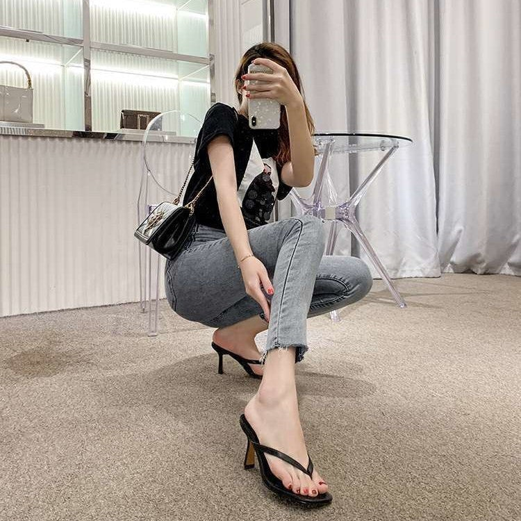 Damen Zehenstegsandalen mit elegantem Riemendesign und komfortablem Blockabsatz R&B
