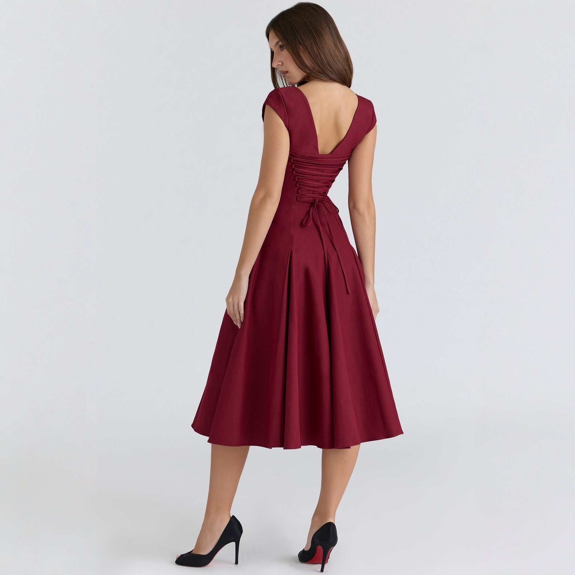 Damen Midi-Kleid mit quadratischem Ausschnitt und weit schwingendem Rock R&B