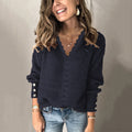 Damen Grobstrickpullover mit V-Ausschnitt und eleganten Knopfdetails R&B
