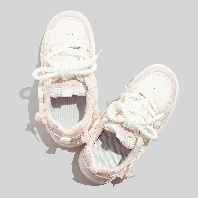 Damen Sneakers mit verspieltem Herzdesign und bequemer Dämpfung