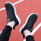 Damen Sportliche Sneakers mit atmungsaktivem Mesh-Obermaterial und stoßdämpfender Sohle  1774576066