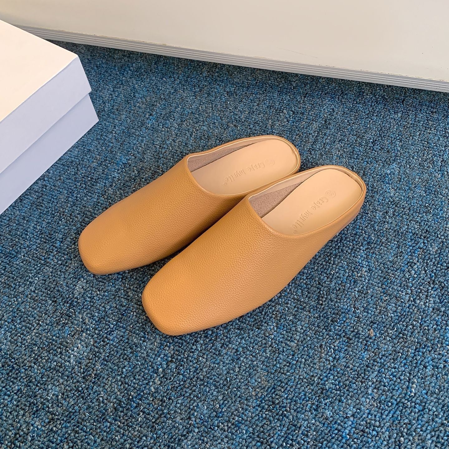 Damen Elegante und komfortable Leder-Mules