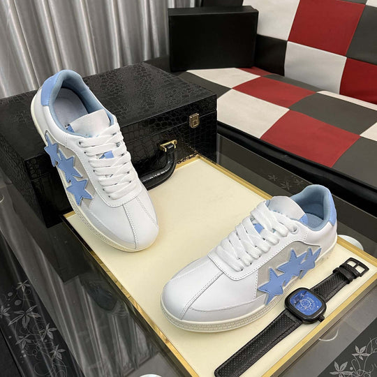 Damen Sneakers mit zusätzlicher Sternen-Applikation von R&B