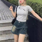Damen cropped T-Shirt mit einzigartigem Schriftzug und lässigem Schnitt EB