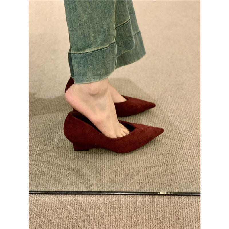 Damen elegante Pumps mit verspielt geschwungenem Design und Schleifenakzenten R&B
