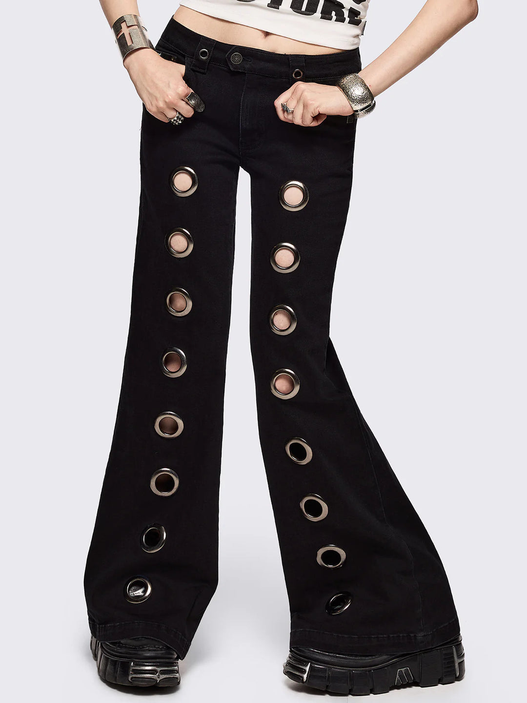 Damen Flared Jeans mit dekorativen Ösen R&B