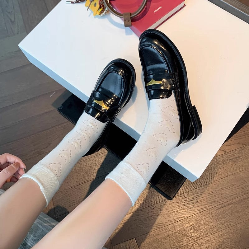 Damen stilvolle Mokassins mit glänzender Oberfläche und eleganter Zierschnalle R&B