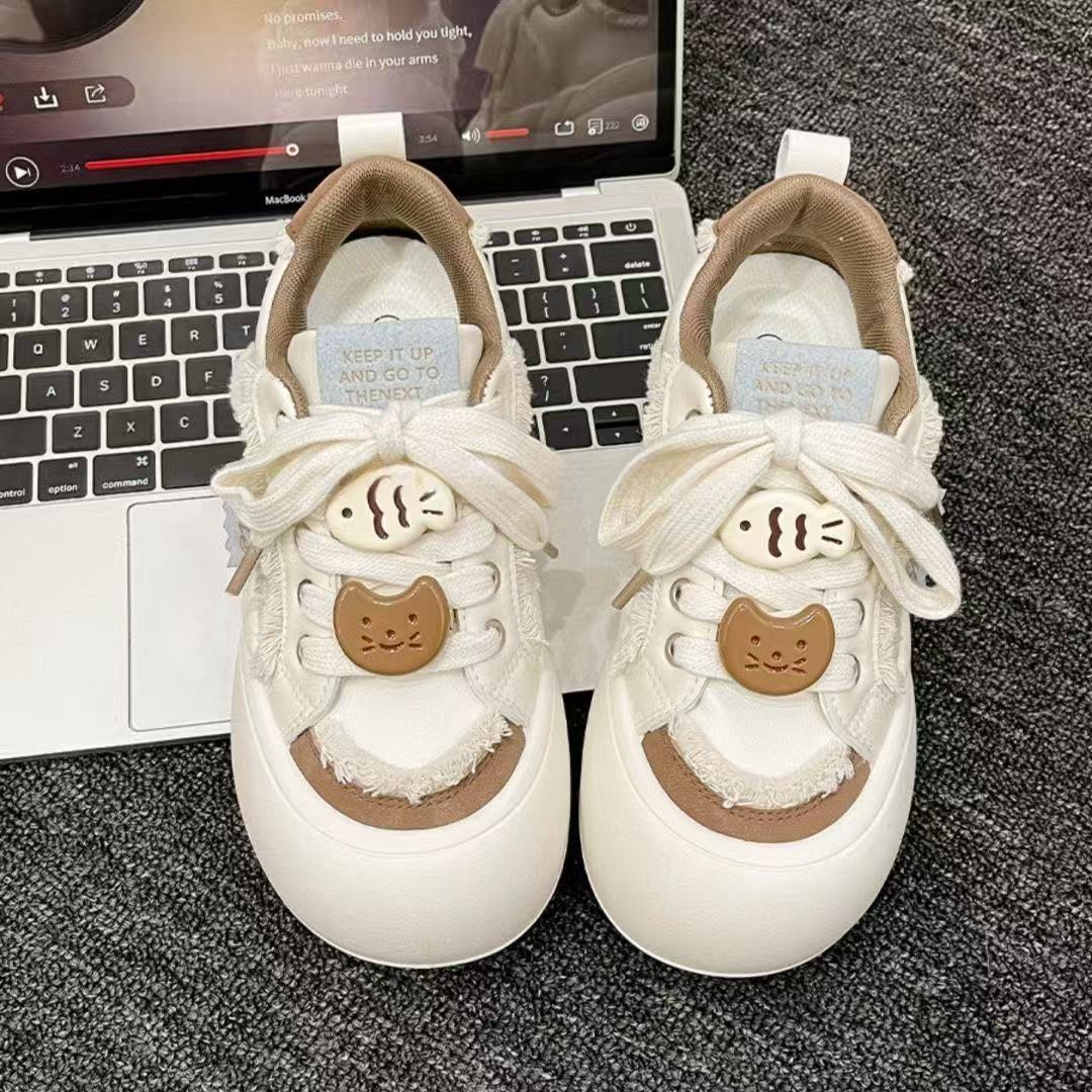 Damen Verspielte Sneaker mit einzigartigem Design R&B