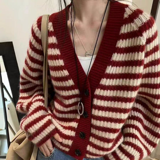 Damen gestreifte Strickjacke mit weitem Schnitt und Knopfdetails R&B