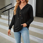 Damen Kapuzenpullover mit strukturiertem Stoff und Knopfdetails R&B