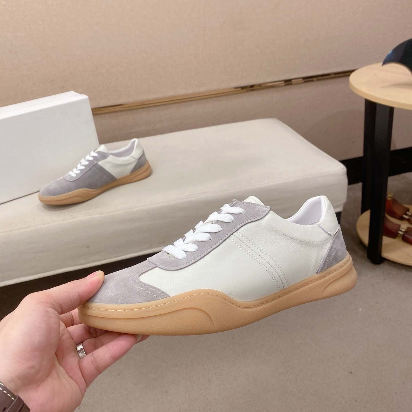 Damen Sneakers mit edlem Wildleder- und Lederdesign R&B