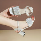 Damen elegante Sandalen mit schimmernden Rüschen und moderner Blockabsatz R&B