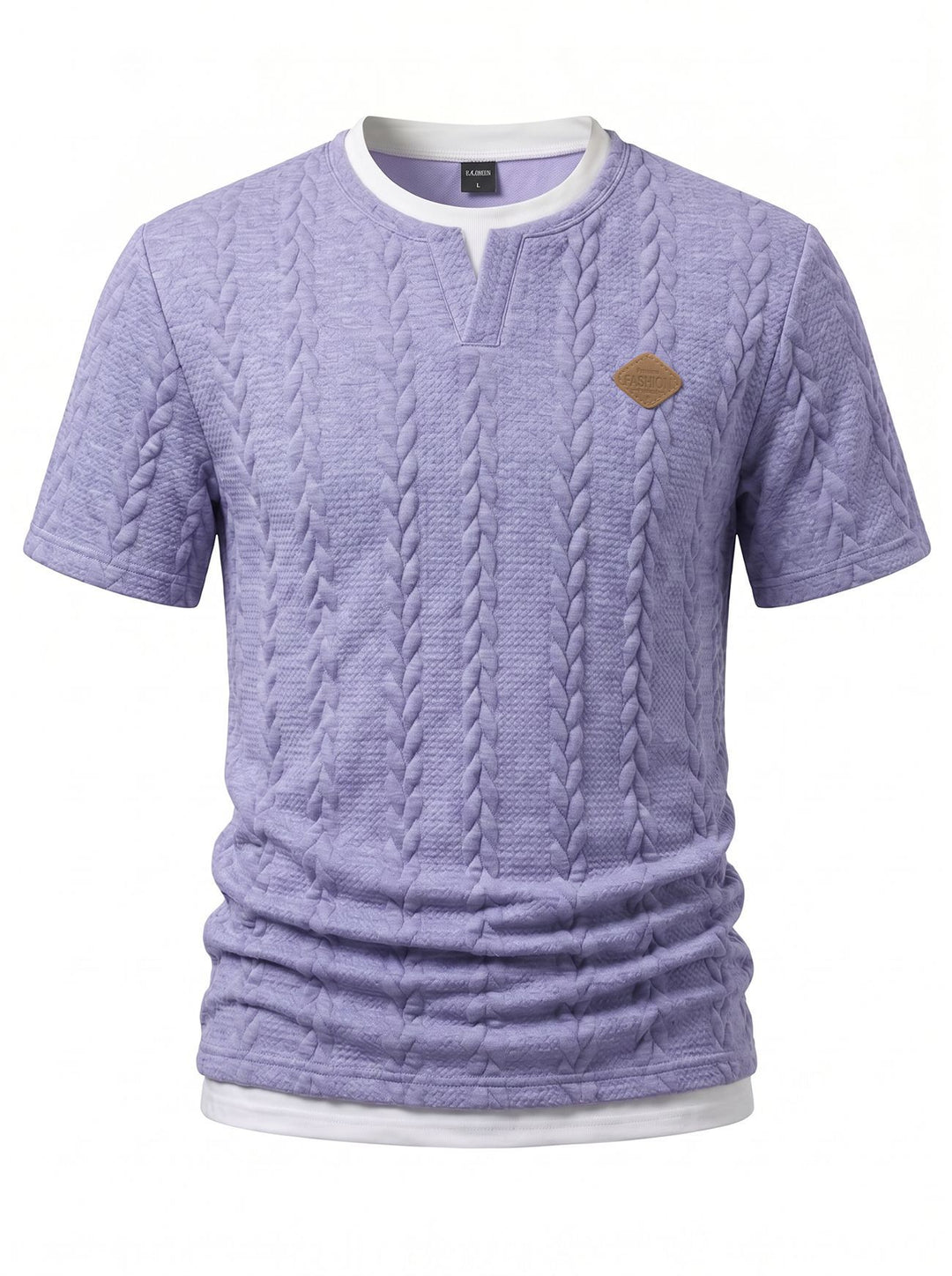 Herren nan texturiertes Kurzarmshirt mit geprägter Zopfstruktur, V‑Einsatz am Rundhals und Lagenlook R&B