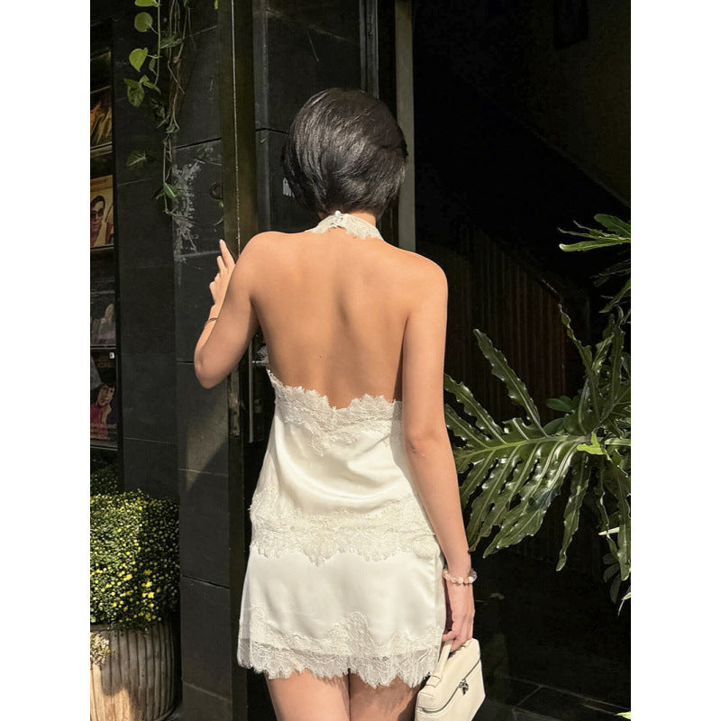 Damen Raffiniertes Abendkleid mit Spitze und fließendem Schnitt R&B