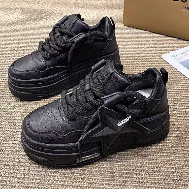 Damen Sportliche Plateausneaker mit einzigartiger Sternapplikation
