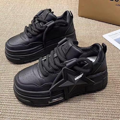 Damen Sportliche Plateausneaker mit einzigartiger Sternapplikation R&B