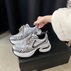 Damen Sportliche Lauf-Sneaker mit atmungsaktivem Mesh-Obermaterial und dämpfender Sohle R&B