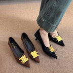 Damen Elegante Slipper mit zierlicher Absatzgestaltung und goldener Dekoration R&B