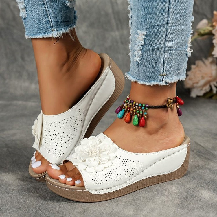 Damen Komfortable Zehentrenner-Sandalen mit floralen Akzenten R&B