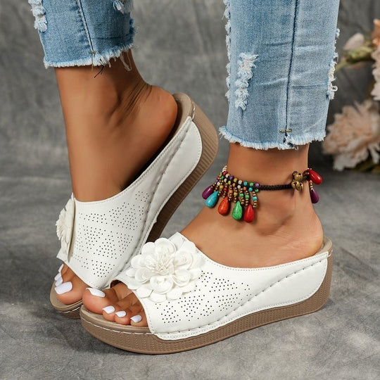 Damen Komfortable Zehentrenner-Sandalen mit floralen Akzenten R&B