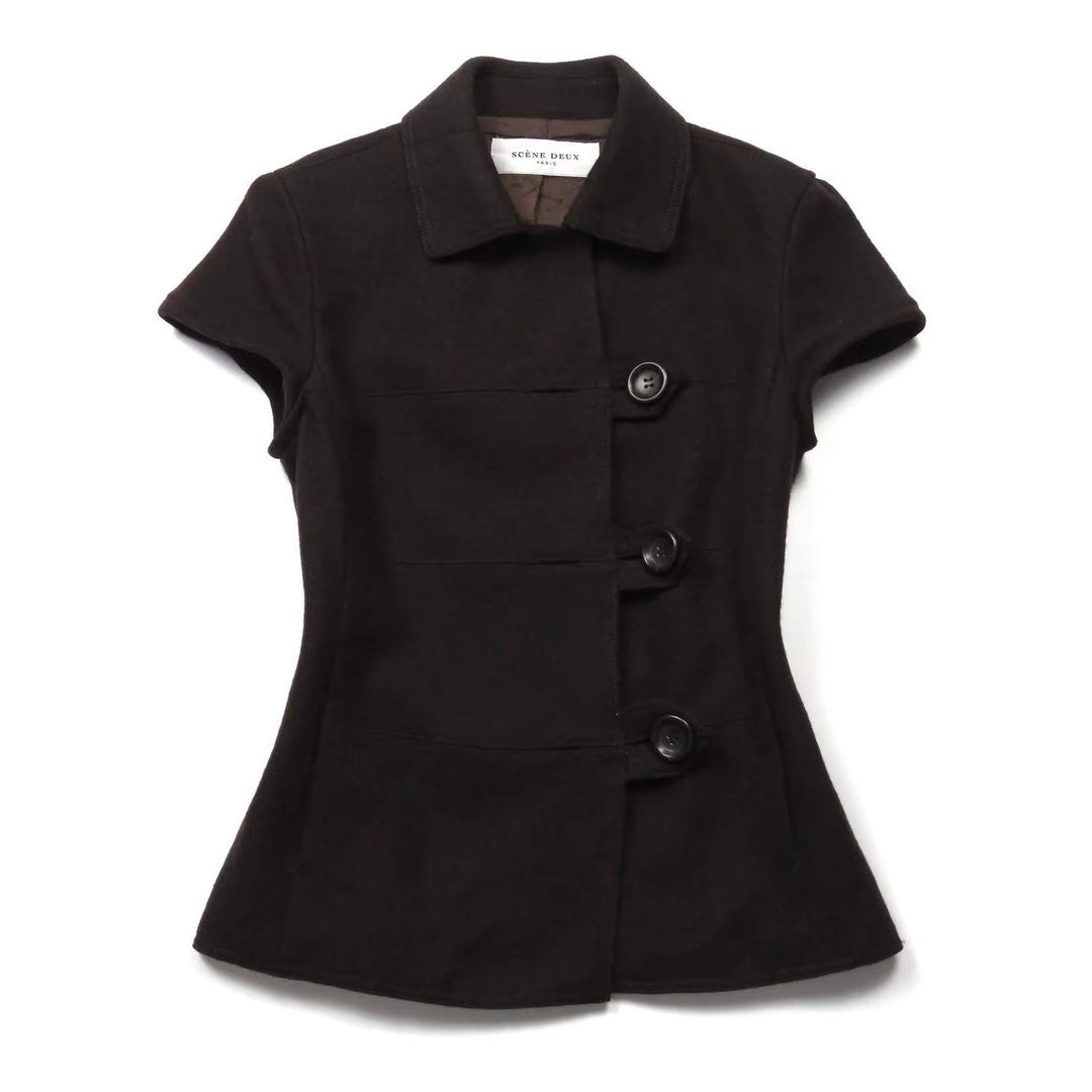 Damen Figurumspielende Kurzarmjacke mit Knopfdetails R&B