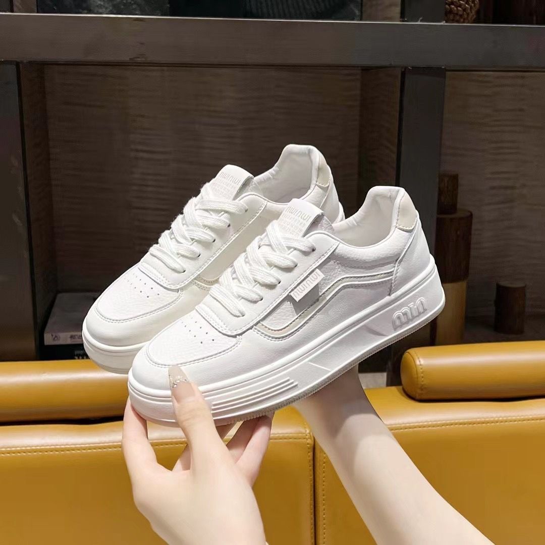 Damen Sneakers im trendigen High-Top Design mit strapazierfähigem Obermaterial und komfortabler Dämpfung