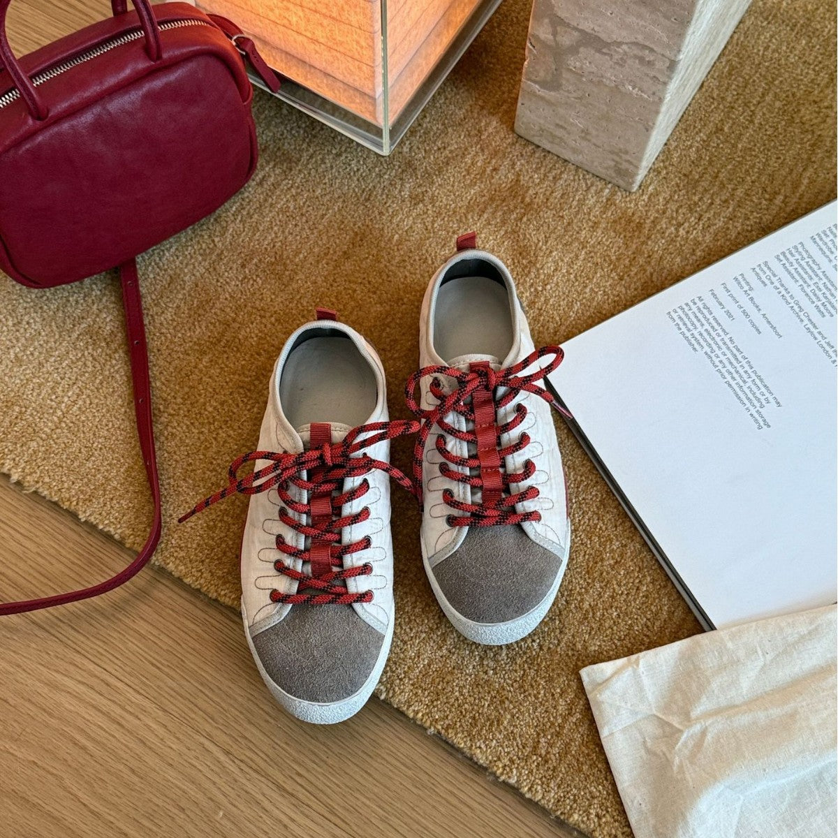 Damen Sportliche Freizeitschuhe mit atmungsaktiver Obermaterialstruktur und innovativem Schnürsystem