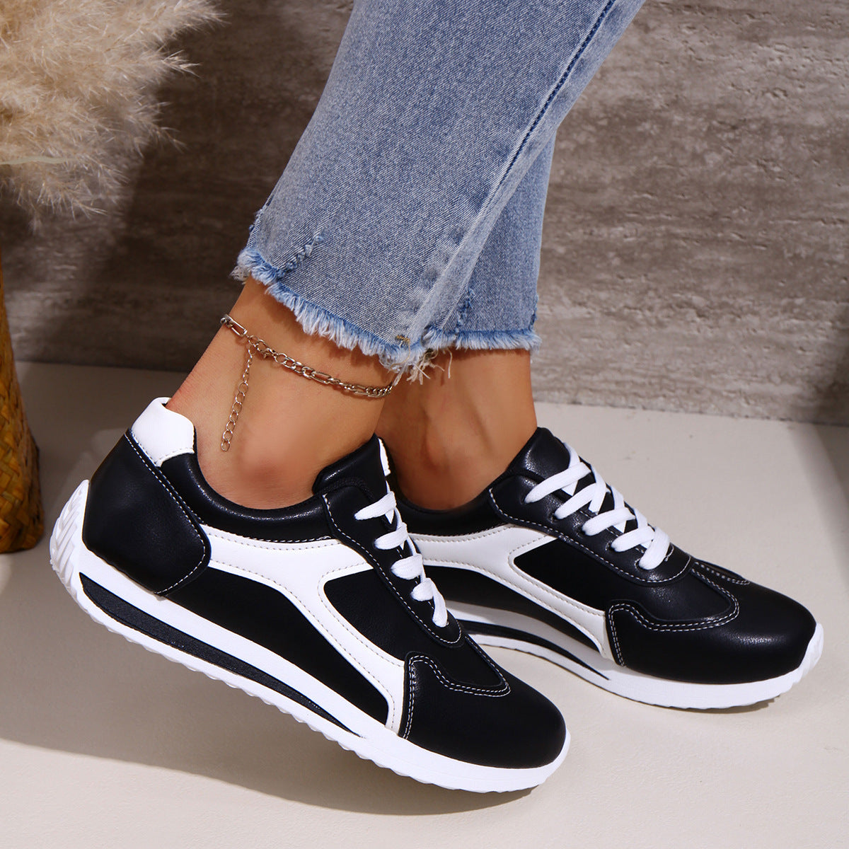 Damen Sportliche Sneakers mit modischem Kontrastdesign R&B