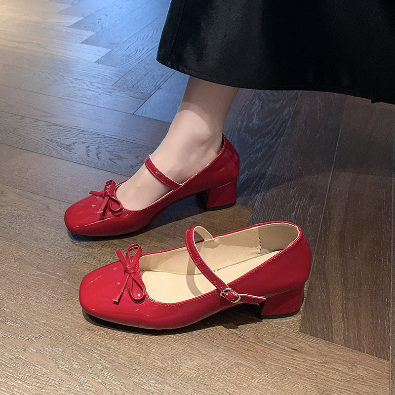 Damen Ballerinas mit praktischem Riemchen und modischem Glanzverschluss EB