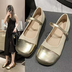 Damen Ballerinas mit elegantem Riemen und glänzender Zehenkappe R&B