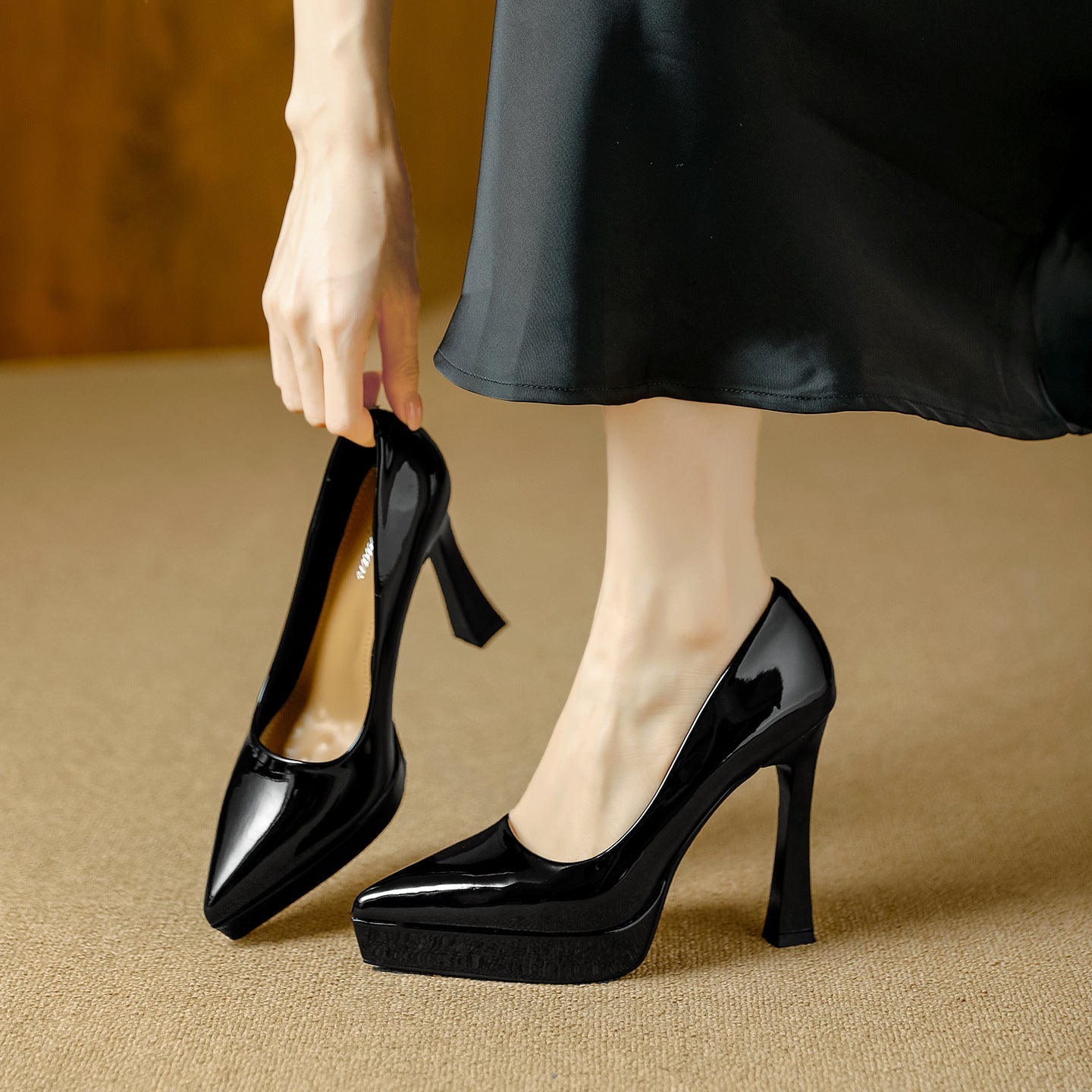 Damen Glamouröse High Heels mit Plateau und spitz zulaufendem Design