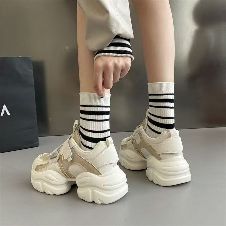Damen Sneakers mit dämpfenden Klettverschlüssen und atmungsaktiver Obermaterialstruktur R&B
