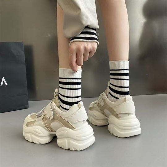 Damen Sneakers mit dämpfenden Klettverschlüssen und atmungsaktiver Obermaterialstruktur R&B