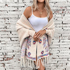 Damen Strickponcho mit buntem Navajo-Muster und fransigem Saum