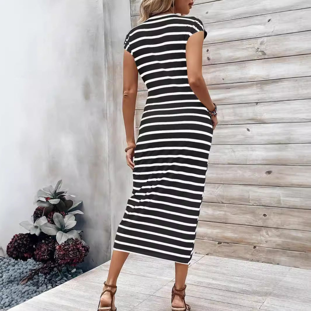 Damen Maxikleid mit elegantem Wickeldetail und sportlichem Streifenmuster R&B