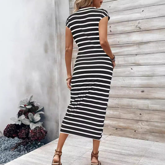 Damen Maxikleid mit elegantem Wickeldetail und sportlichem Streifenmuster R&B