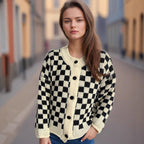 Damen Grobstrickjacke mit modernem Karomuster und praktischen Knopfdetails R&B