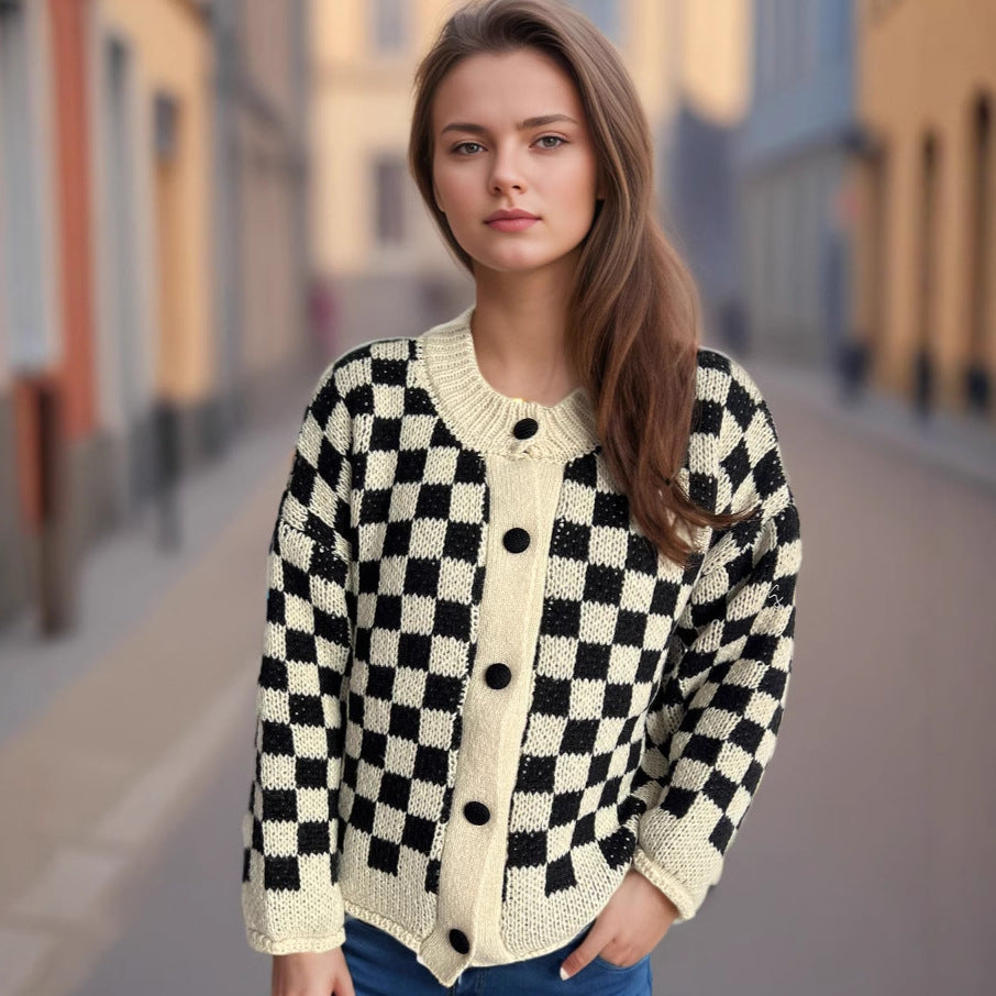 Damen Grobstrickjacke mit modernem Karomuster und praktischen Knopfdetails R&B