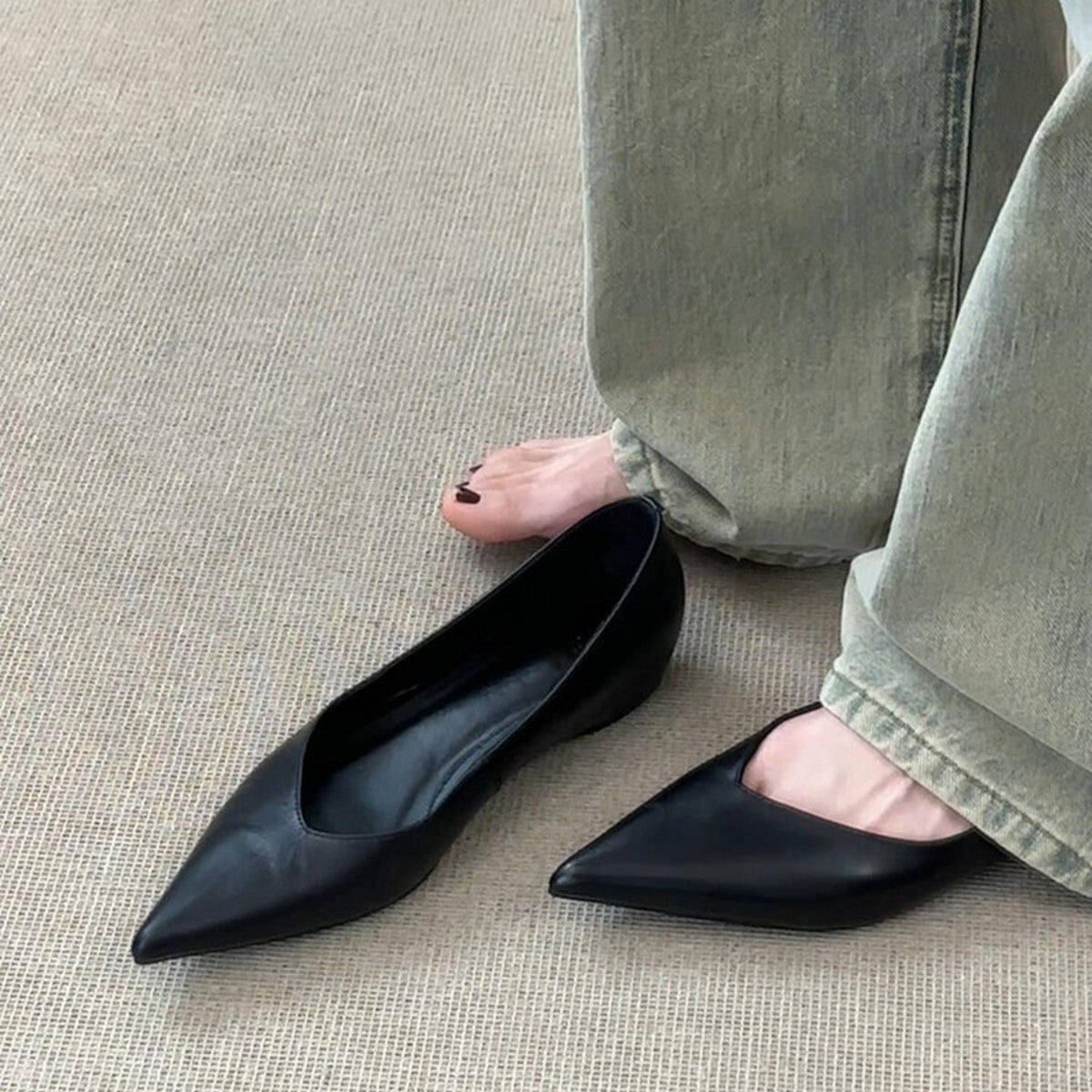 Damen elegante Slipper mit spitzem Zehenbereich und hochwertiger Lederoptik R&B