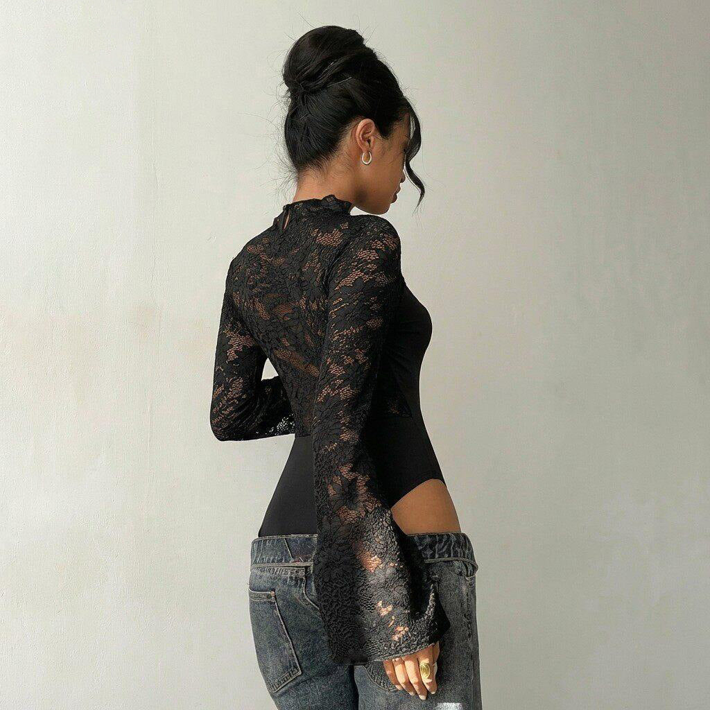 Damen Body mit transparenten Spitzenärmeln und R&Brnem Cut-Out R&B